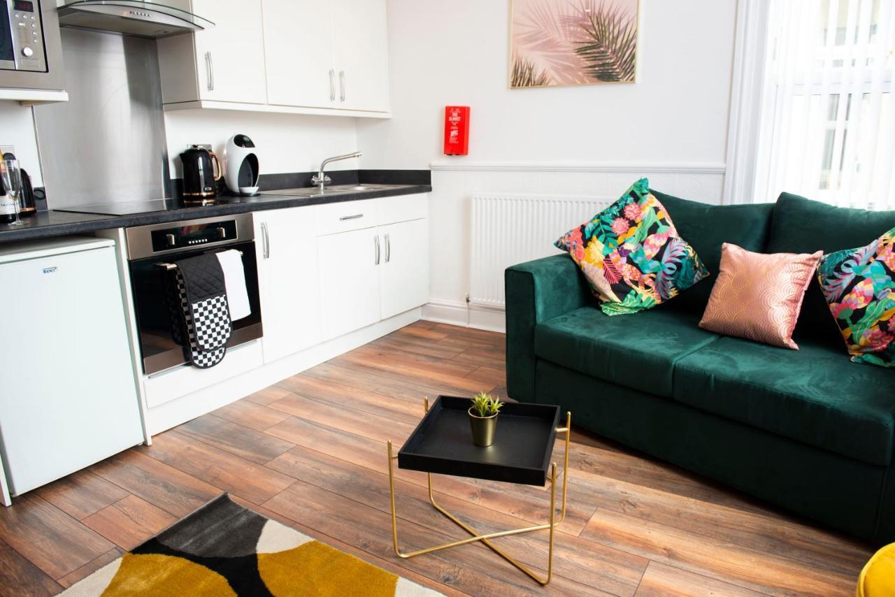 Charles Alexander Short Stay - Highcliffe Apartments Cleveleys Eksteriør bilde