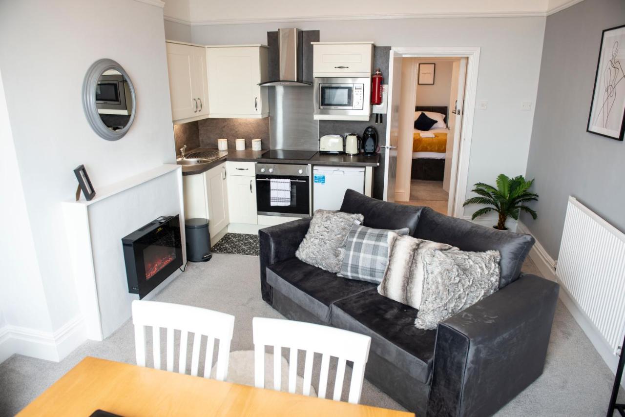 Charles Alexander Short Stay - Highcliffe Apartments Cleveleys Eksteriør bilde