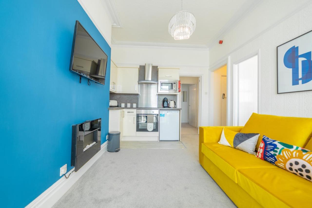 Charles Alexander Short Stay - Highcliffe Apartments Cleveleys Eksteriør bilde