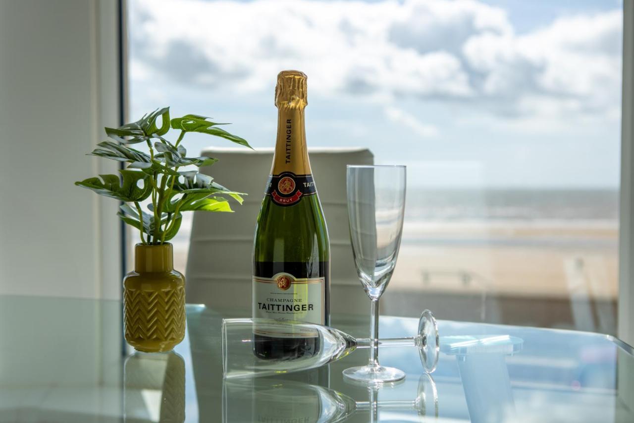 Charles Alexander Short Stay - Highcliffe Apartments Cleveleys Eksteriør bilde